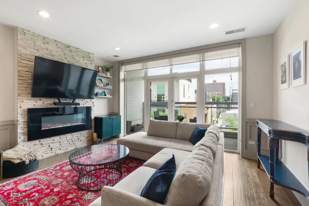 1601 West Pearson Street Chicago IL 60622