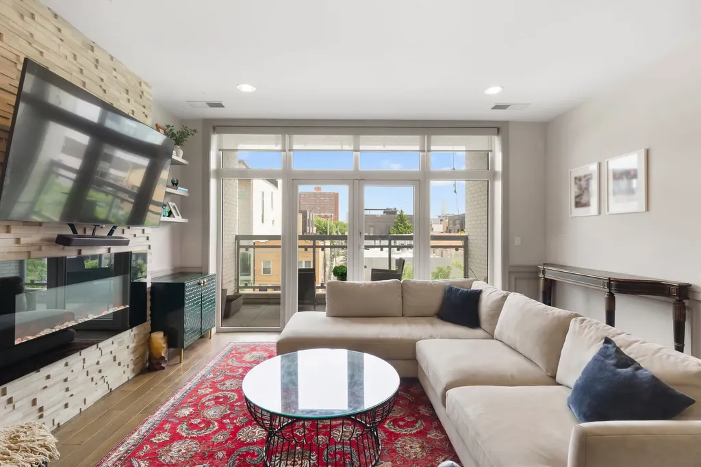1601 West Pearson Street Chicago IL 60622
