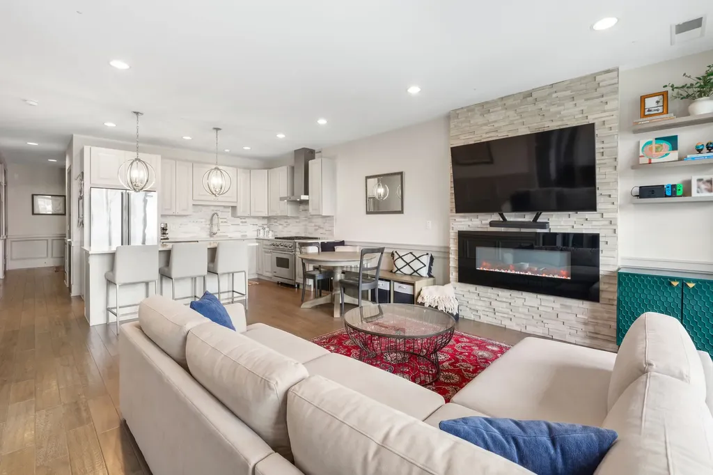 1601 West Pearson Street Chicago IL 60622