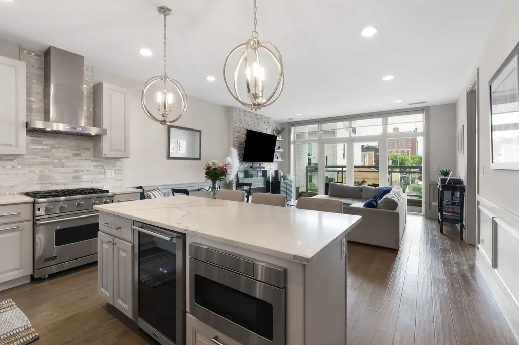 1601 West Pearson Street Chicago IL 60622