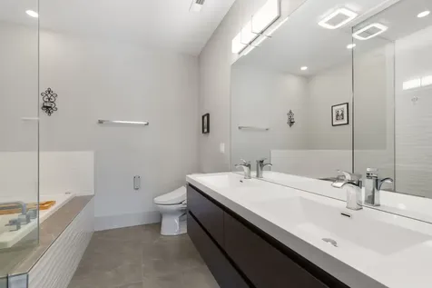 1601 West Pearson Street Chicago IL 60622