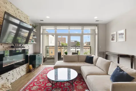 1601 West Pearson Street Chicago IL 60622