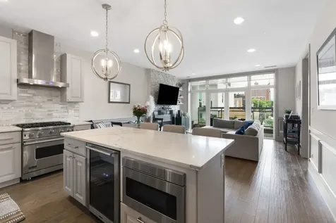 1601 West Pearson Street Chicago IL 60622