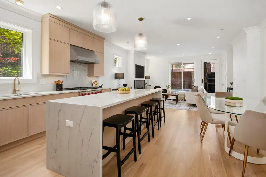 1942 North Orchard Street Chicago IL 60614
