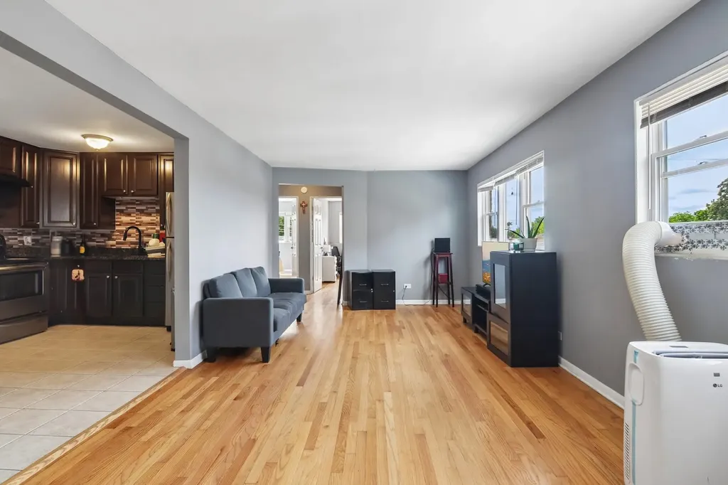 7206 West Wellington Avenue Chicago IL 60707