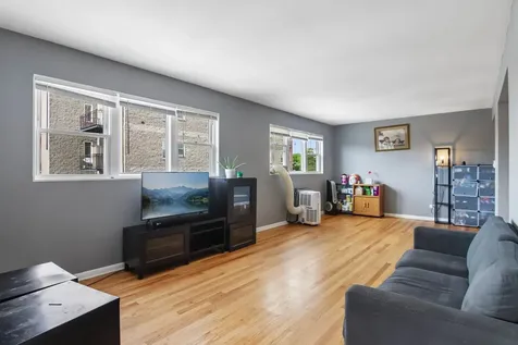 7206 West Wellington Avenue Chicago IL 60707