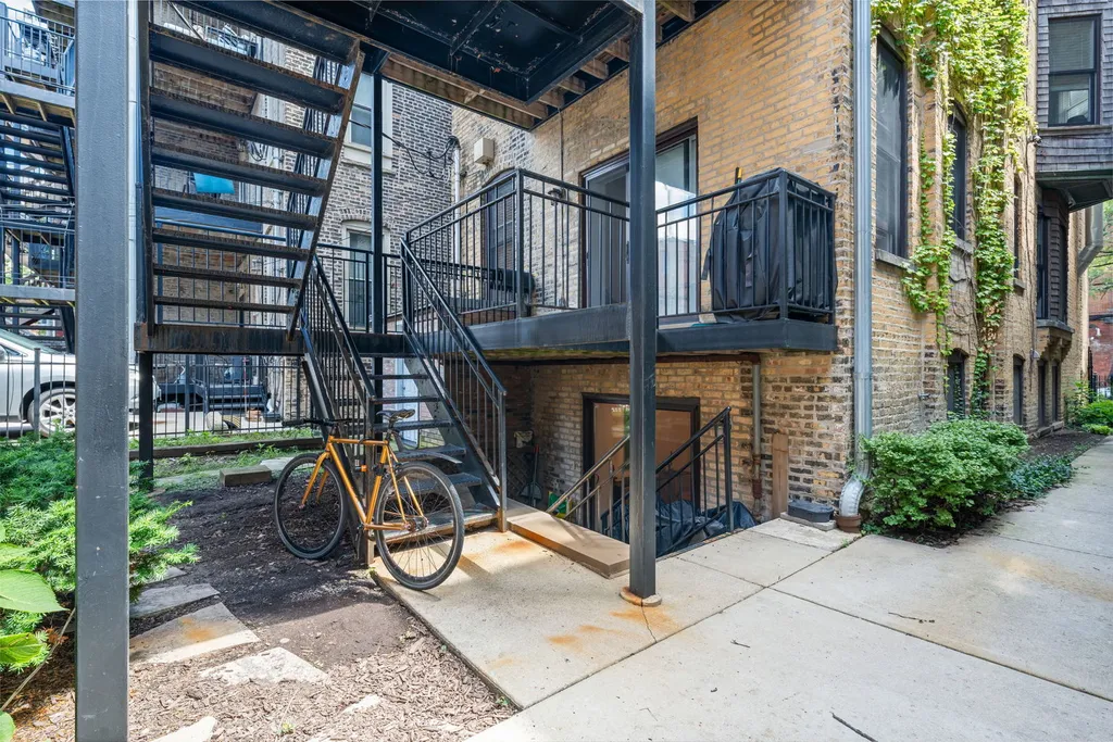 2216 North Sedgwick Street Chicago IL 60614