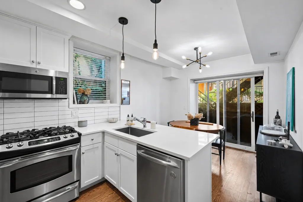 2216 North Sedgwick Street Chicago IL 60614