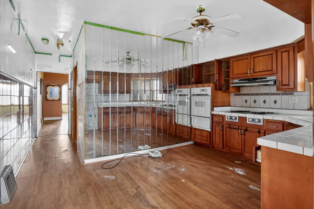 8330 South Essex Avenue Chicago IL 60617