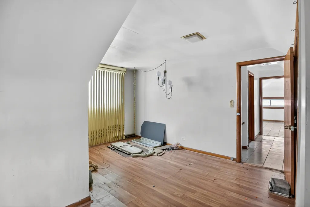 8330 South Essex Avenue Chicago IL 60617