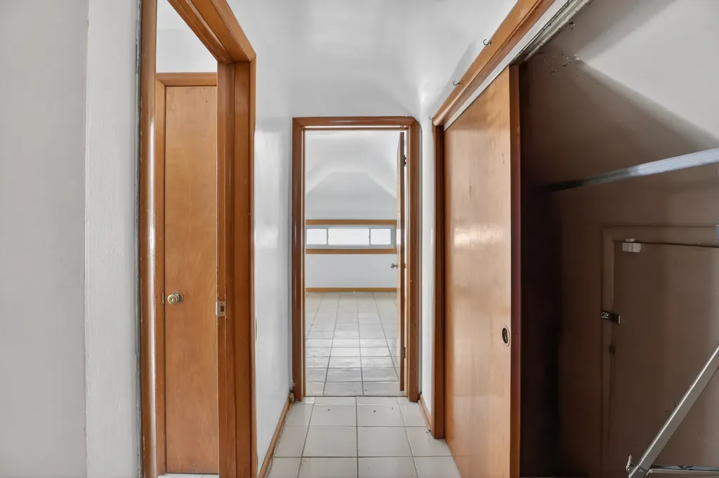 8330 South Essex Avenue Chicago IL 60617