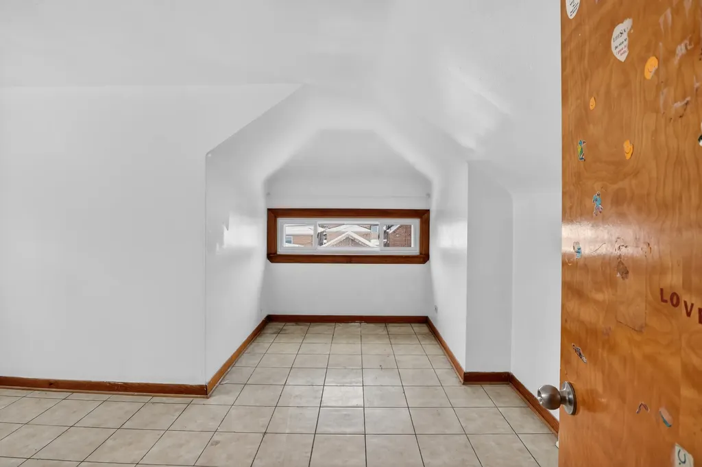 8330 South Essex Avenue Chicago IL 60617