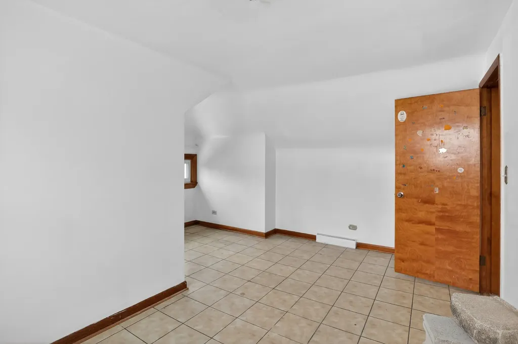 8330 South Essex Avenue Chicago IL 60617