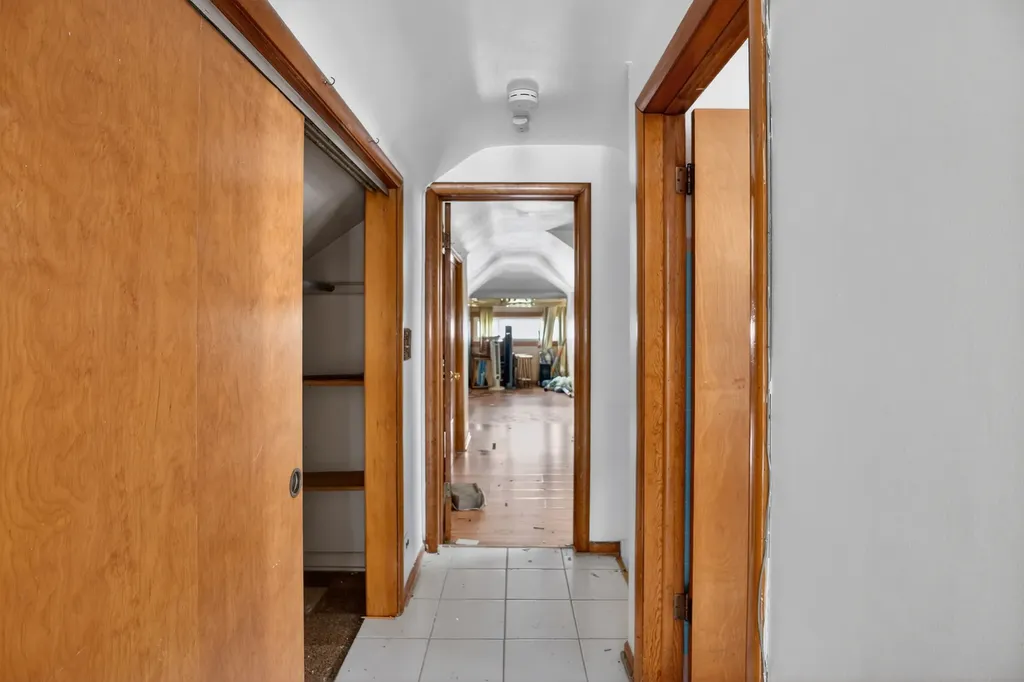 8330 South Essex Avenue Chicago IL 60617