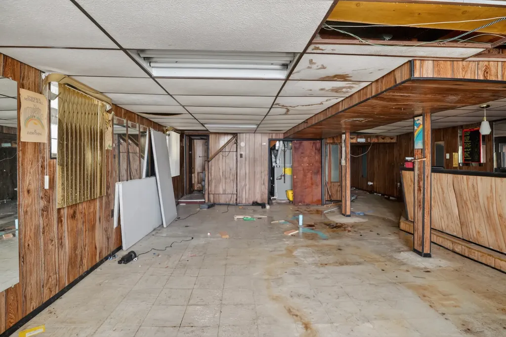 8330 South Essex Avenue Chicago IL 60617