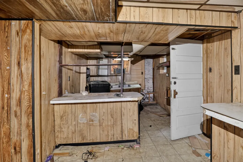8330 South Essex Avenue Chicago IL 60617