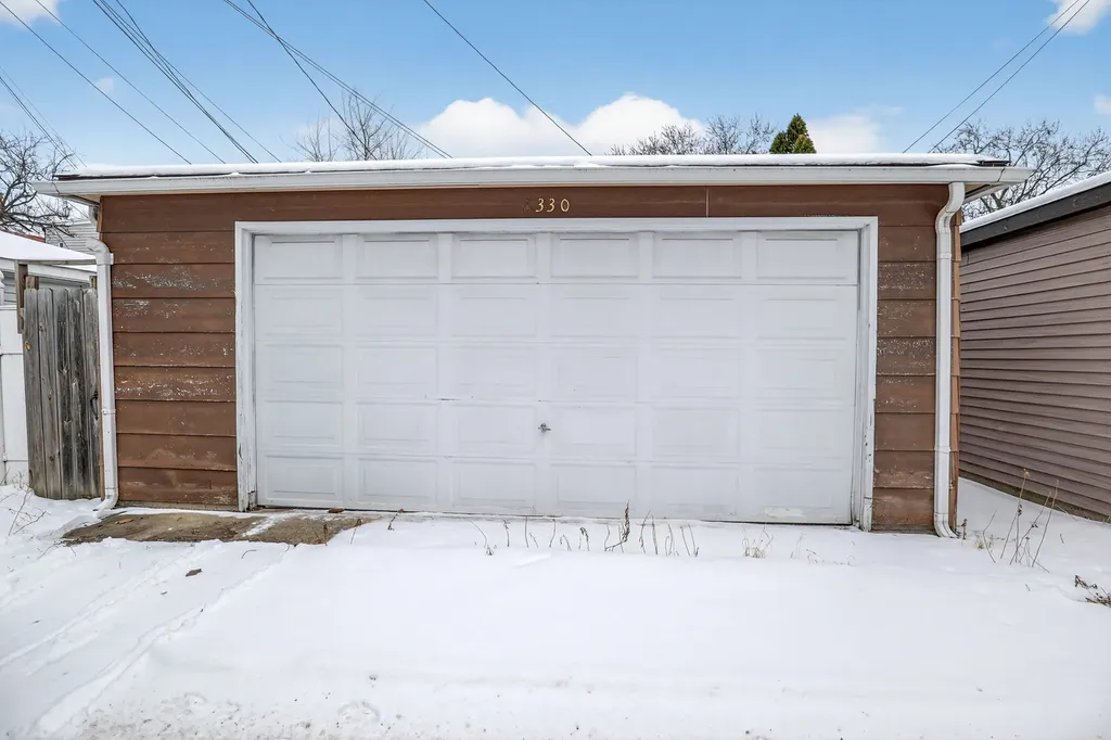 8330 South Essex Avenue Chicago IL 60617