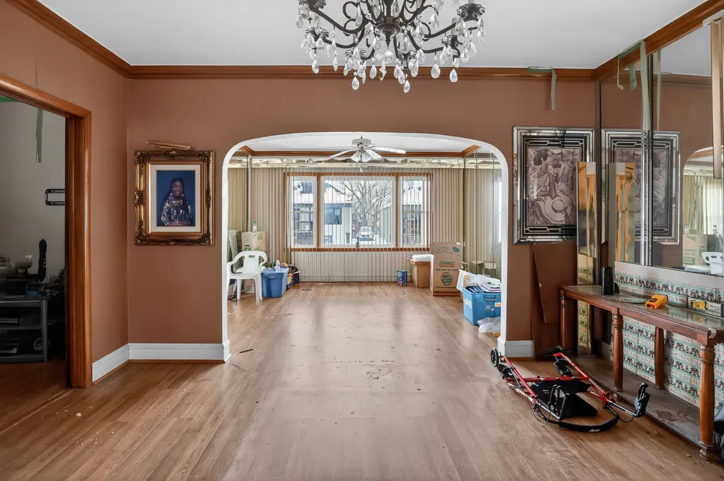 8330 South Essex Avenue Chicago IL 60617