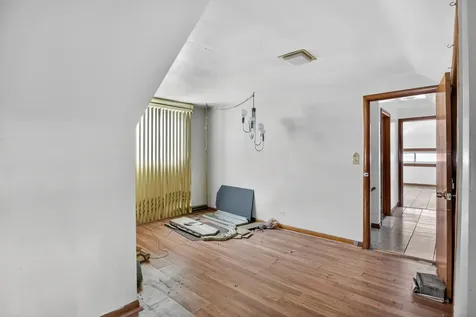 8330 South Essex Avenue Chicago IL 60617