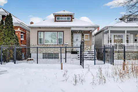 8330 South Essex Avenue Chicago IL 60617