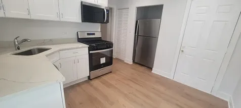 3207 North Wilton Avenue Chicago IL 60657