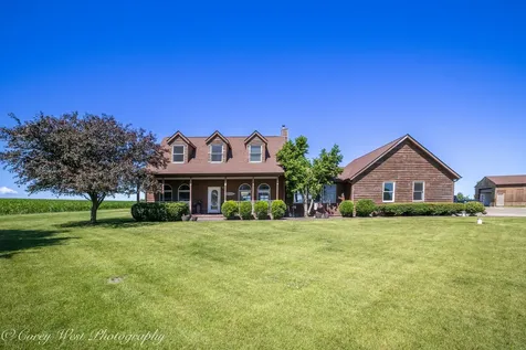 1869 Woodlawn Road Steward IL 60553