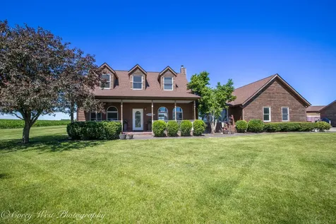 1869 Woodlawn Road Steward IL 60553
