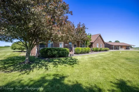 1869 Woodlawn Road Steward IL 60553