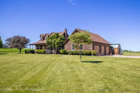 1869 Woodlawn Road Steward IL 60553