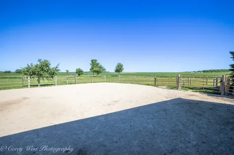 1869 Woodlawn Road Steward IL 60553