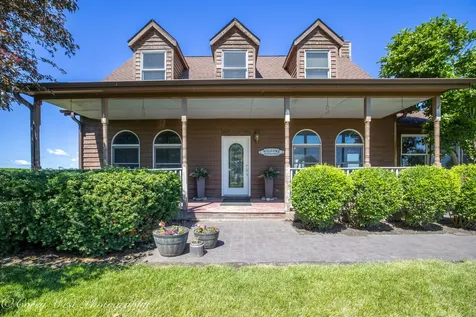 1869 Woodlawn Road Steward IL 60553