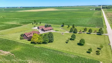 1869 Woodlawn Road Steward IL 60553