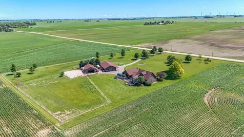1869 Woodlawn Road Steward IL 60553