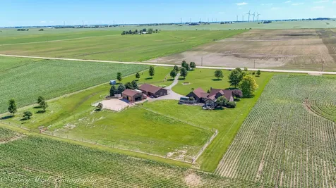 1869 Woodlawn Road Steward IL 60553