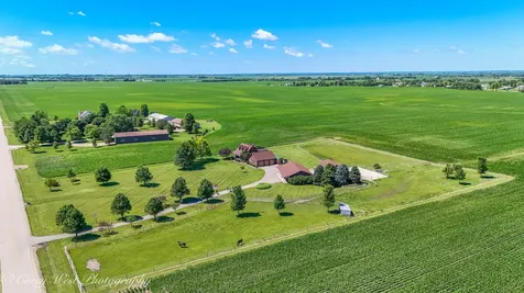 1869 Woodlawn Road Steward IL 60553