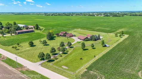 1869 Woodlawn Road Steward IL 60553