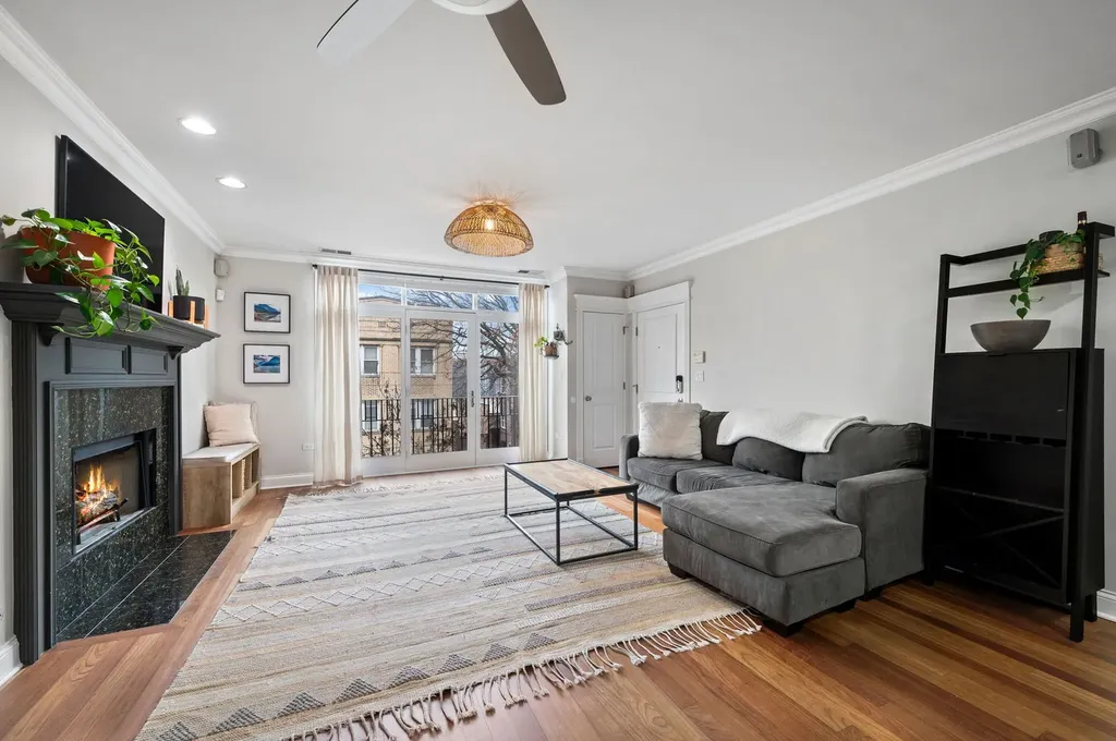 2242 West Belmont Avenue Chicago IL 60618