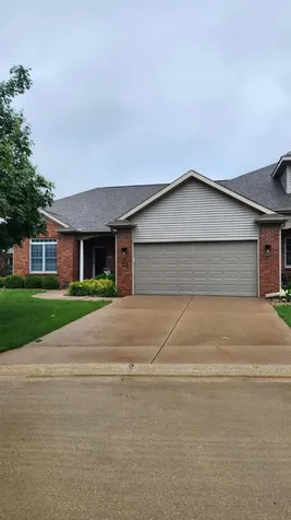 11 Arbor Court Bloomington IL 61704