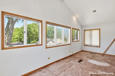 106 Country Club Drive Mchenry IL 60050
