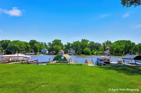 106 Country Club Drive Mchenry IL 60050