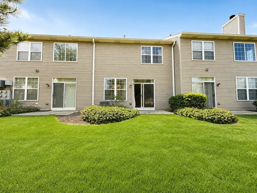 2912 White Thorn Circle Naperville IL 60564