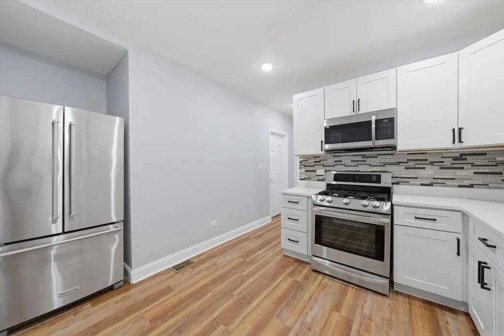 7152 South Racine Avenue Chicago IL 60636