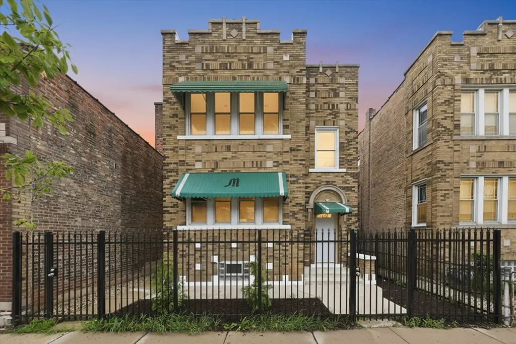 7152 South Racine Avenue Chicago IL 60636