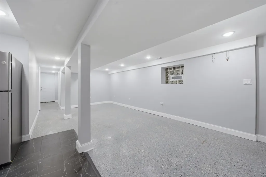 7152 South Racine Avenue Chicago IL 60636
