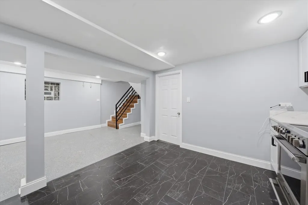 7152 South Racine Avenue Chicago IL 60636