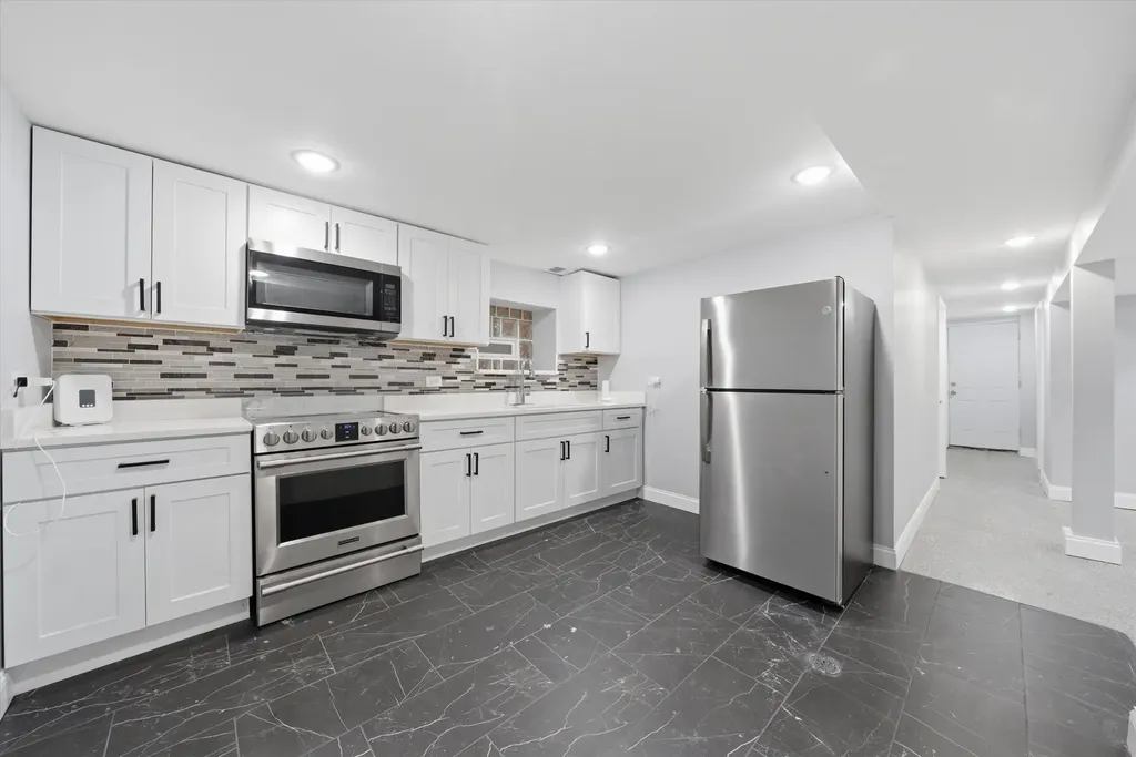 7152 South Racine Avenue Chicago IL 60636