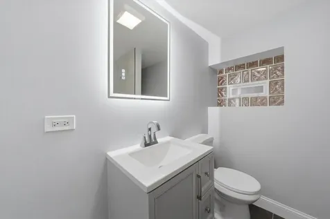 7152 South Racine Avenue Chicago IL 60636