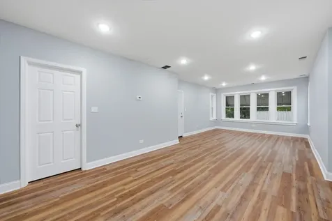 7152 South Racine Avenue Chicago IL 60636