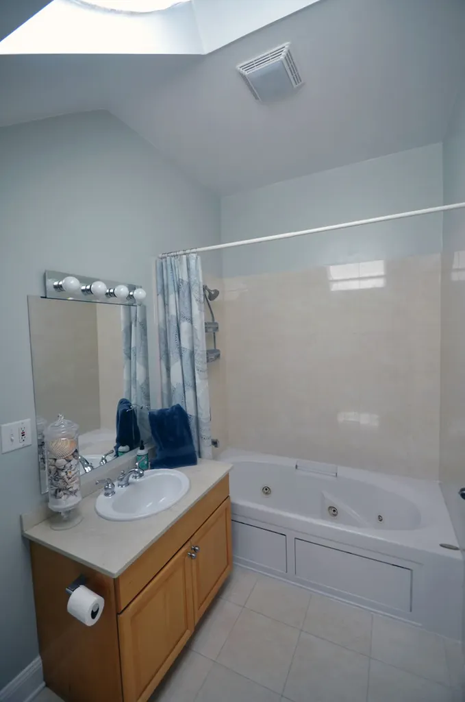 718 North Willard Court Chicago IL 60642