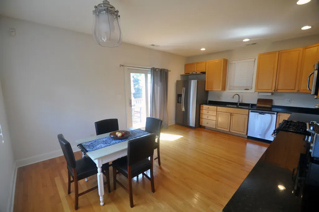 718 North Willard Court Chicago IL 60642